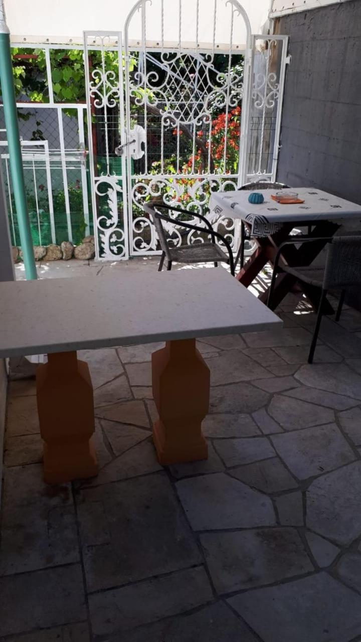 Apartmani Kalinic Bijela Zimmer foto